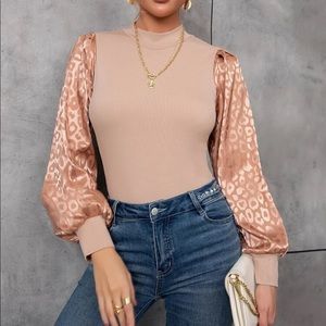 Mock-neck puff sleeve top